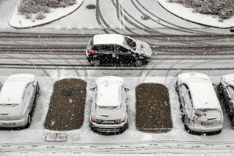 European car sales fall in January, petrol cars sharply decline