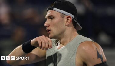 Jack Draper in action in Dubai