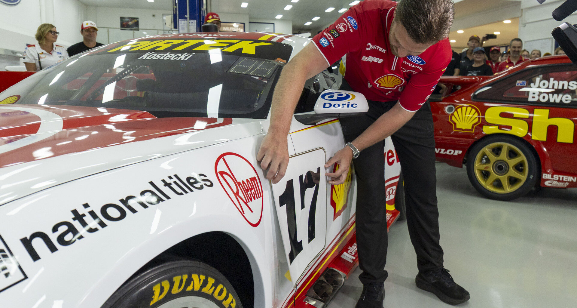 Should V8 Supercars bring back iconic numbers on doors?