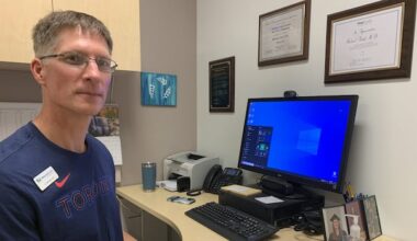 This Toronto doctor has over 2,000 patients, but still no permanent residency