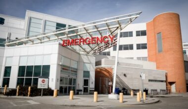 Hospital overcrowding key factor in long emergency room waits, Alberta study shows