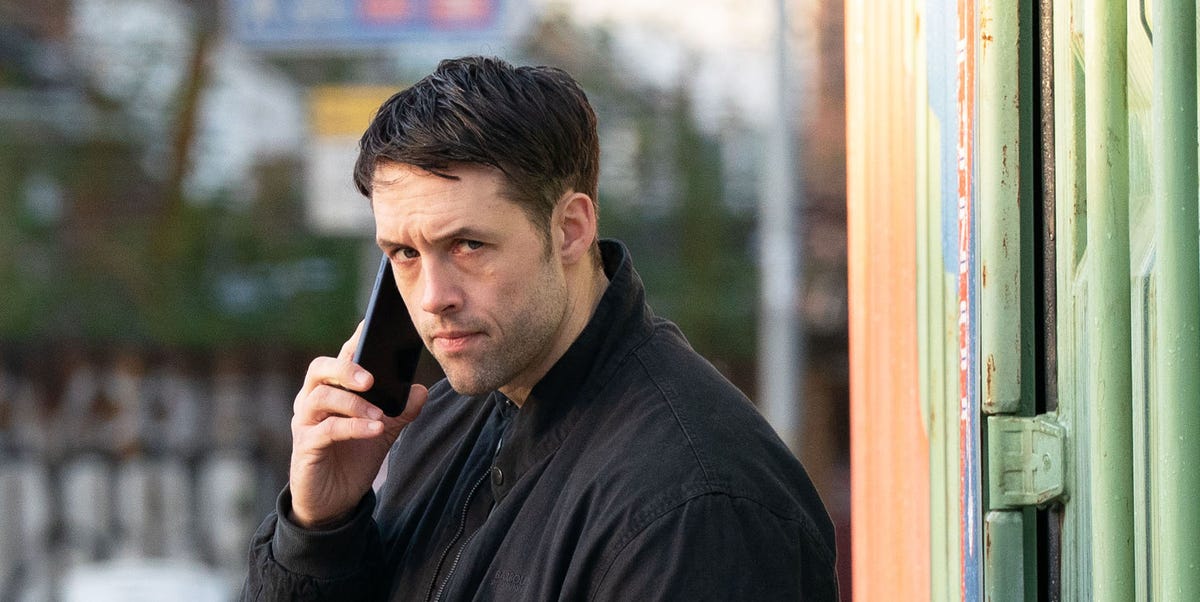 EastEnders' Mark to make crucial mistake in search for secret informant