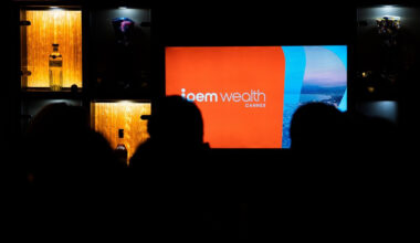 Private Markets Push for World’s Wealthy Runs Into AI Meltdown