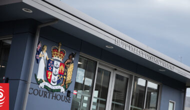 Mental health patient who stabbed stranger while on escorted leave had history of violence