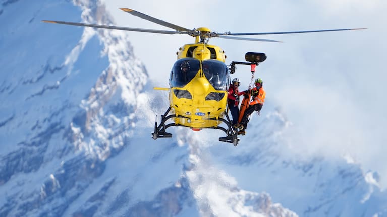 A rescue helicopter arrives after United States' Lindsey Vonn crashed during an alpine ski women's downhill race.