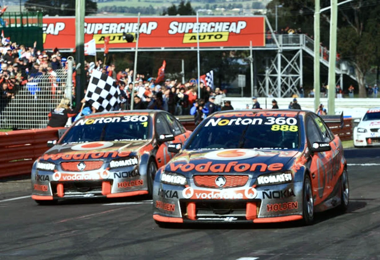 Supercars news: Craig Lowndes, Jamie Whincup to re-enact iconic Bathurst 1000 finish