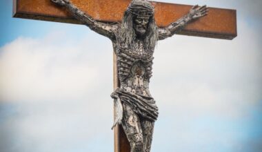 Supporting image for story: Jesus Christ depicted in latest British Ironwork Centre sculpture in Shropshire which has taken years to perfect - full details here