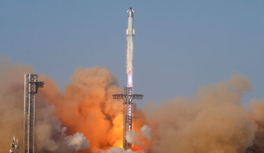 Musk says SpaceX shifting focus to moon before Mars push