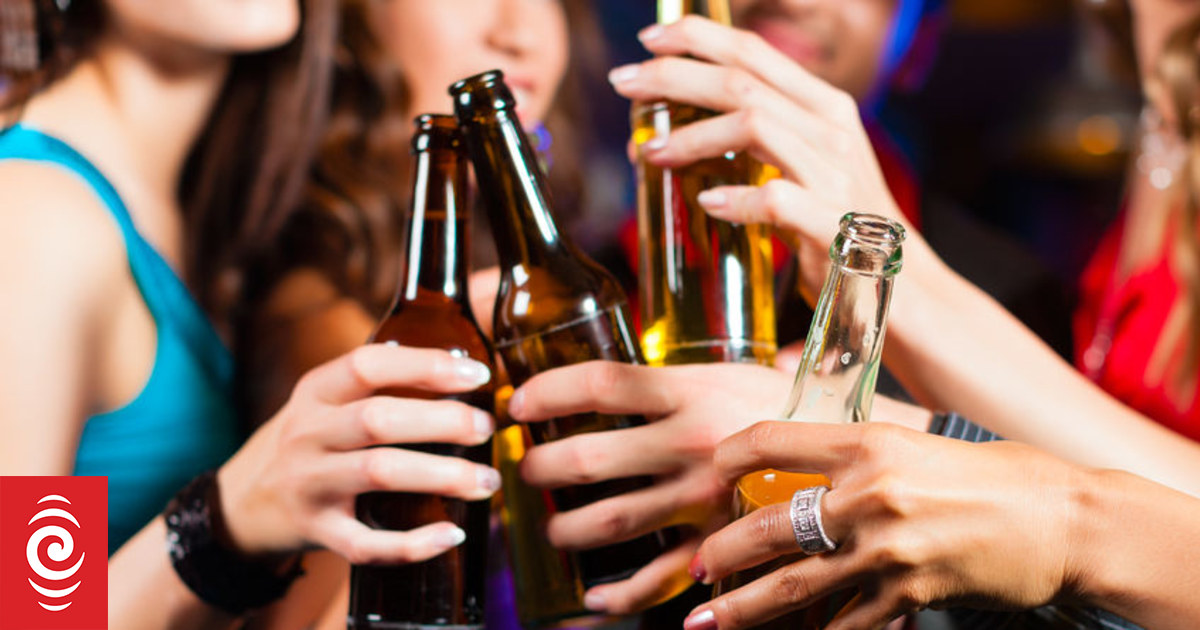 Out of control Dunedin university party weeks sparks police concern