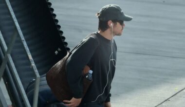 Harry Styles Backs the Boys in Ballet Flats