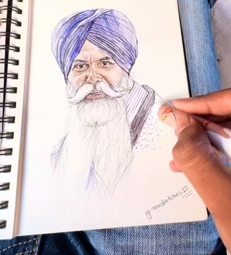 “Bappu ji kinne khush hoye”: Punjab artist makes portrait in a moving bus