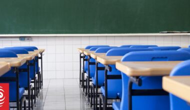 Woman censured by Teachers' Disciplinary Tribunal for discussing sex life with students, buying them vapes