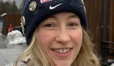 Winter Olympics star enjoys Valentine's date with fan who flew 600 miles to meet her