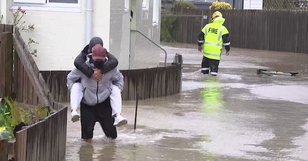 Drivers told to stay off Hutt Valley roads amid flooding