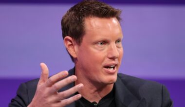 Warner Bros. gives Paramount one week to outbid Netflix