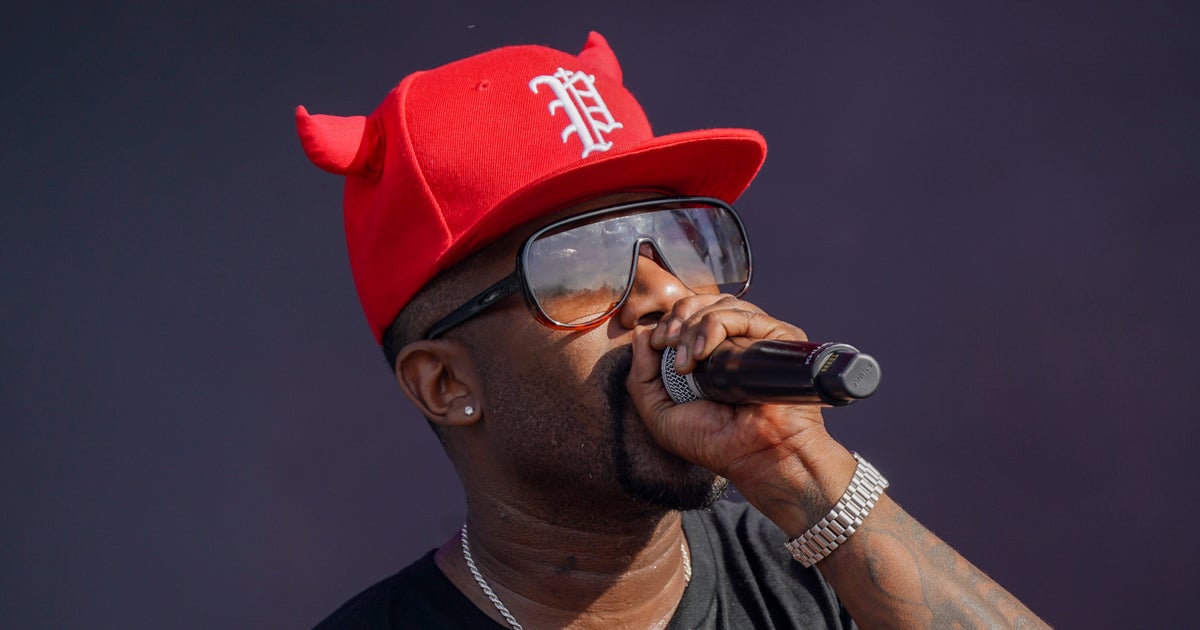 R&B Star Ray J Appears To Bleed From The Eyes During Concert