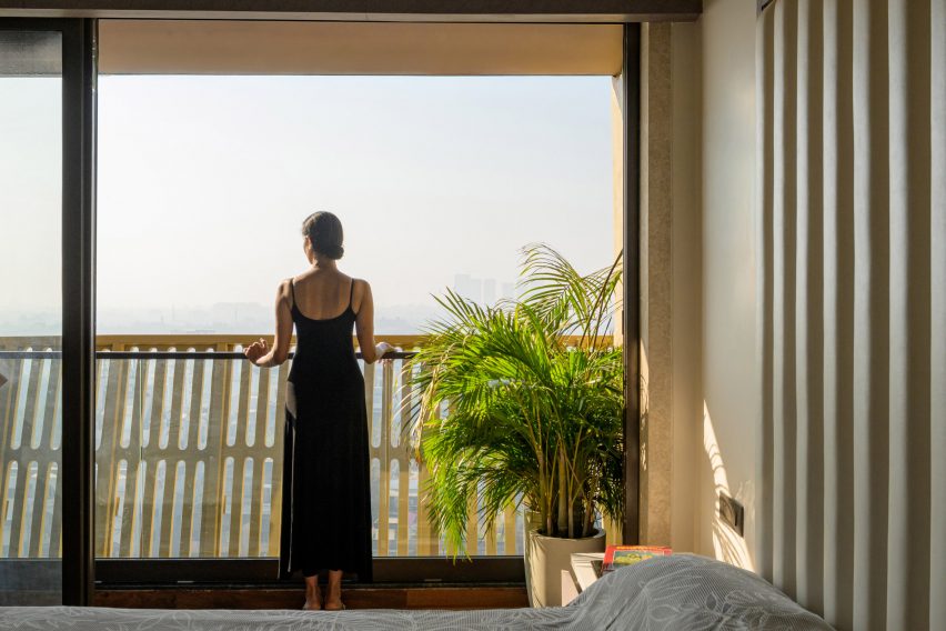 Nagpur apartment building by Sanjay Puri Architects