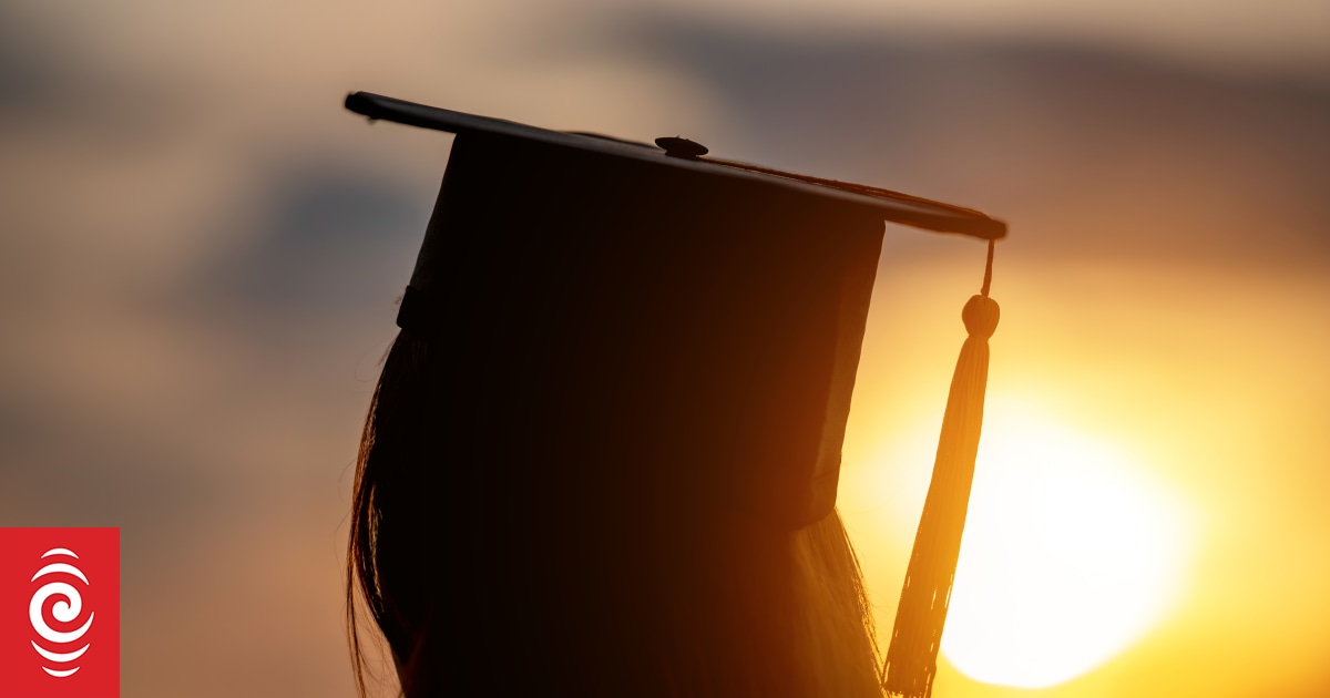 University to repay $8000 in fees to student who failed course