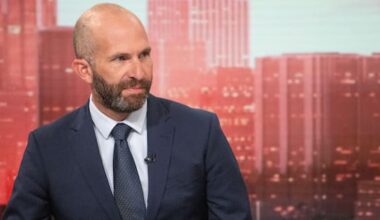 Infra boss' critique of mega roading project costs