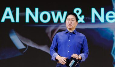 SK Hynix Boss Pledges to Boost Output of AI Memory Chips