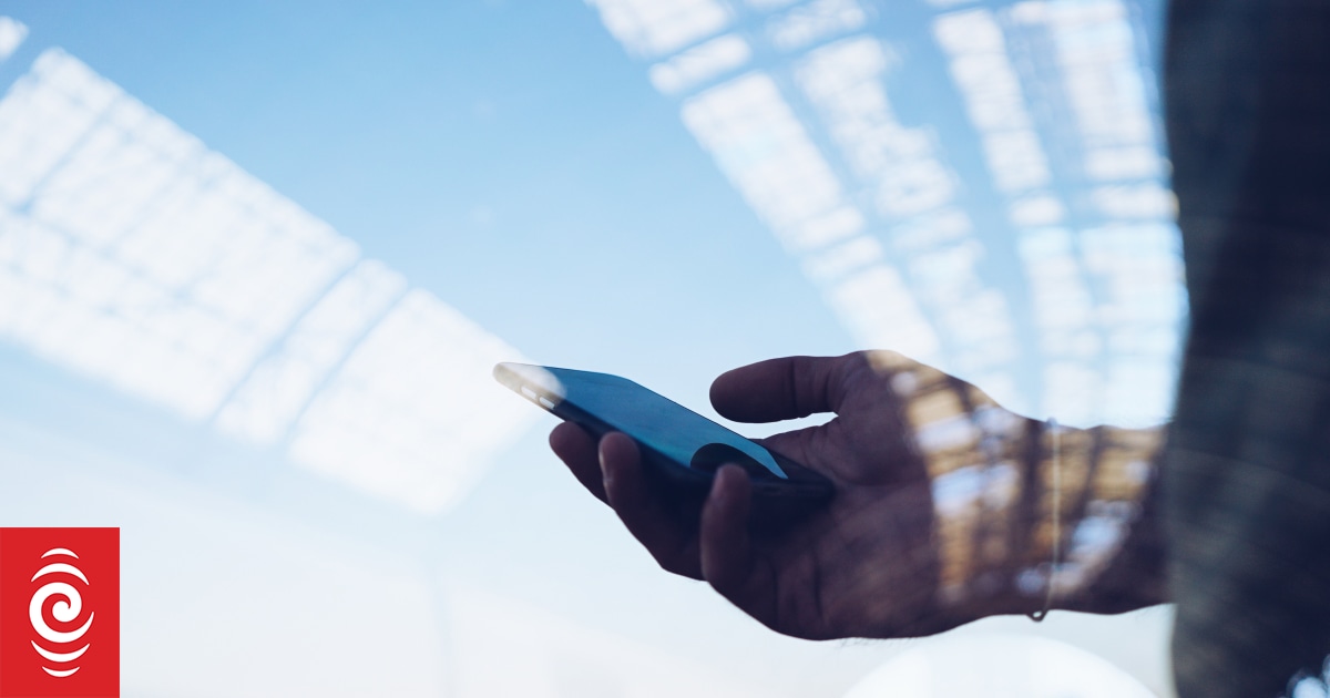 3G shutdown: Spark to block phones unable to call emergency 111