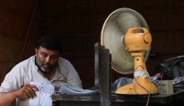 Pakistani loss-making SOEs drain government funds, report says