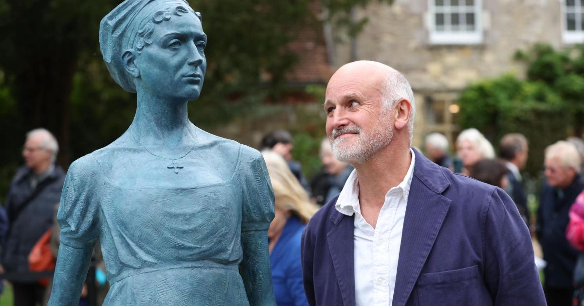 Jane Austen - Martin Jennings explains artistic choices statue
