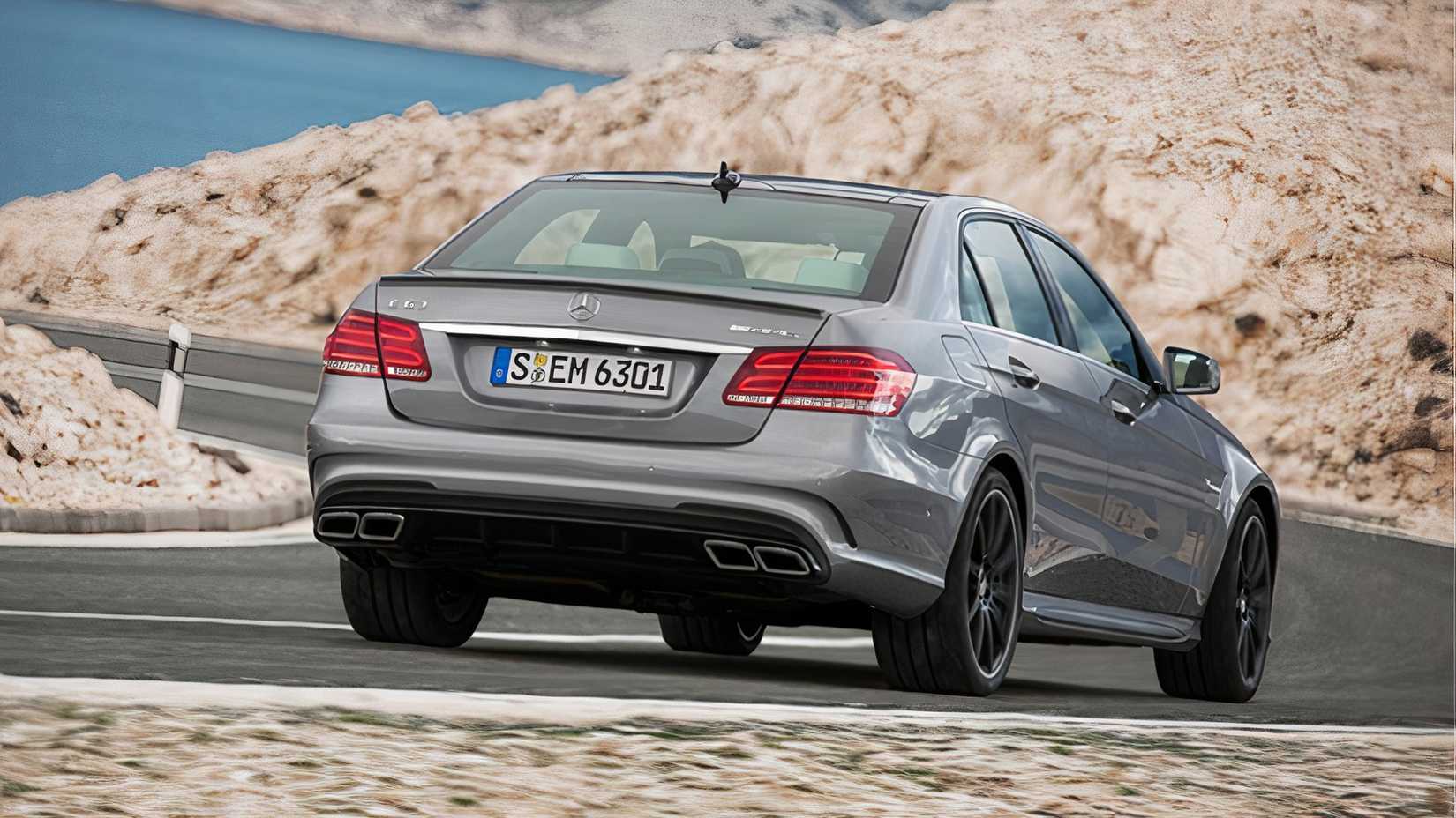 2016 Mercedes-AMG E63 rear, Silver
