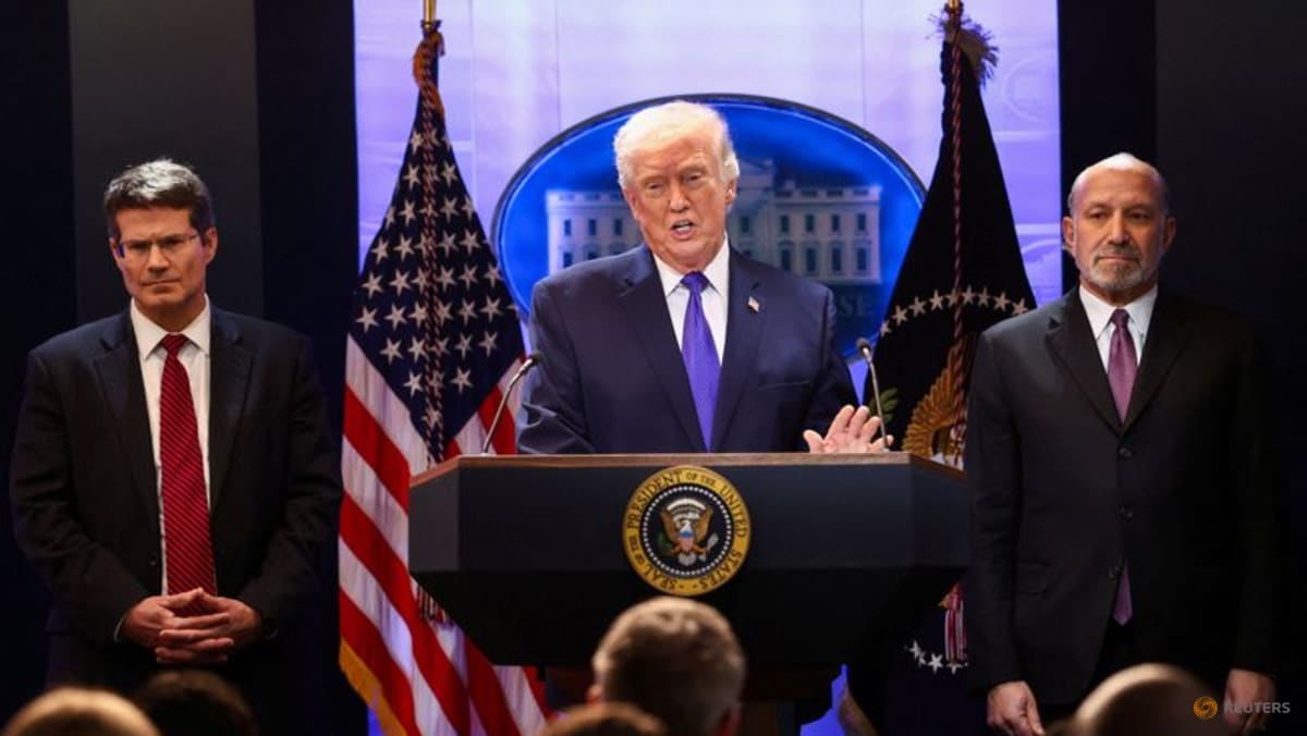 Trump hikes US global tariff rate to 15%