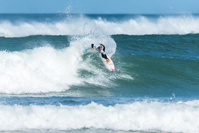 SunLive - Waihī surfer’s ordeal after breaking his back