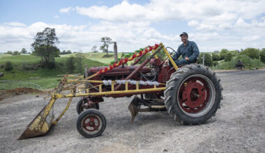 SunLive - Red tractor fan’s rare Farmall find