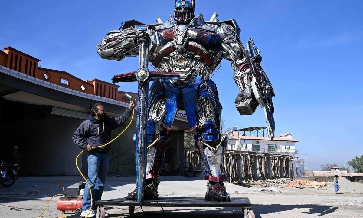 One man’s trash is another man’s treasure — Pakistani sculptor turns scrap into colossal metal artworks - Pakistan
