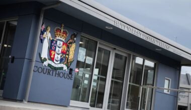 Mental health patient who stabbed stranger while on escorted leave had history of violence