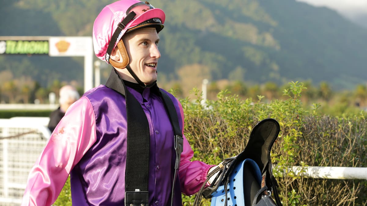 Leading jockey admits using cocaine after testing positive on race day