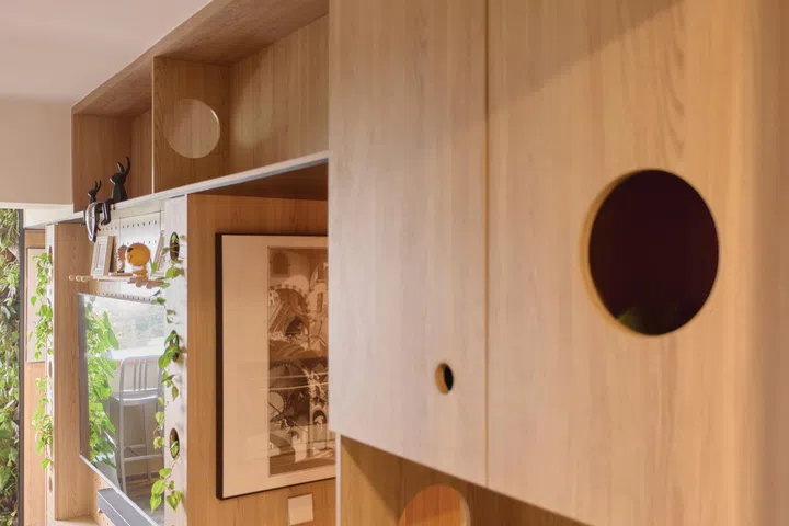 Custom built cat condo in architect interior designer Winston Lim (of Winstudio)’s 3-room HDB in Pasir Ris.