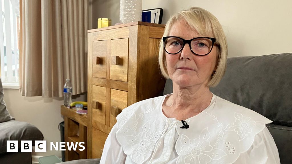 'I'm terminally ill but owed thousands by pension' - BBC