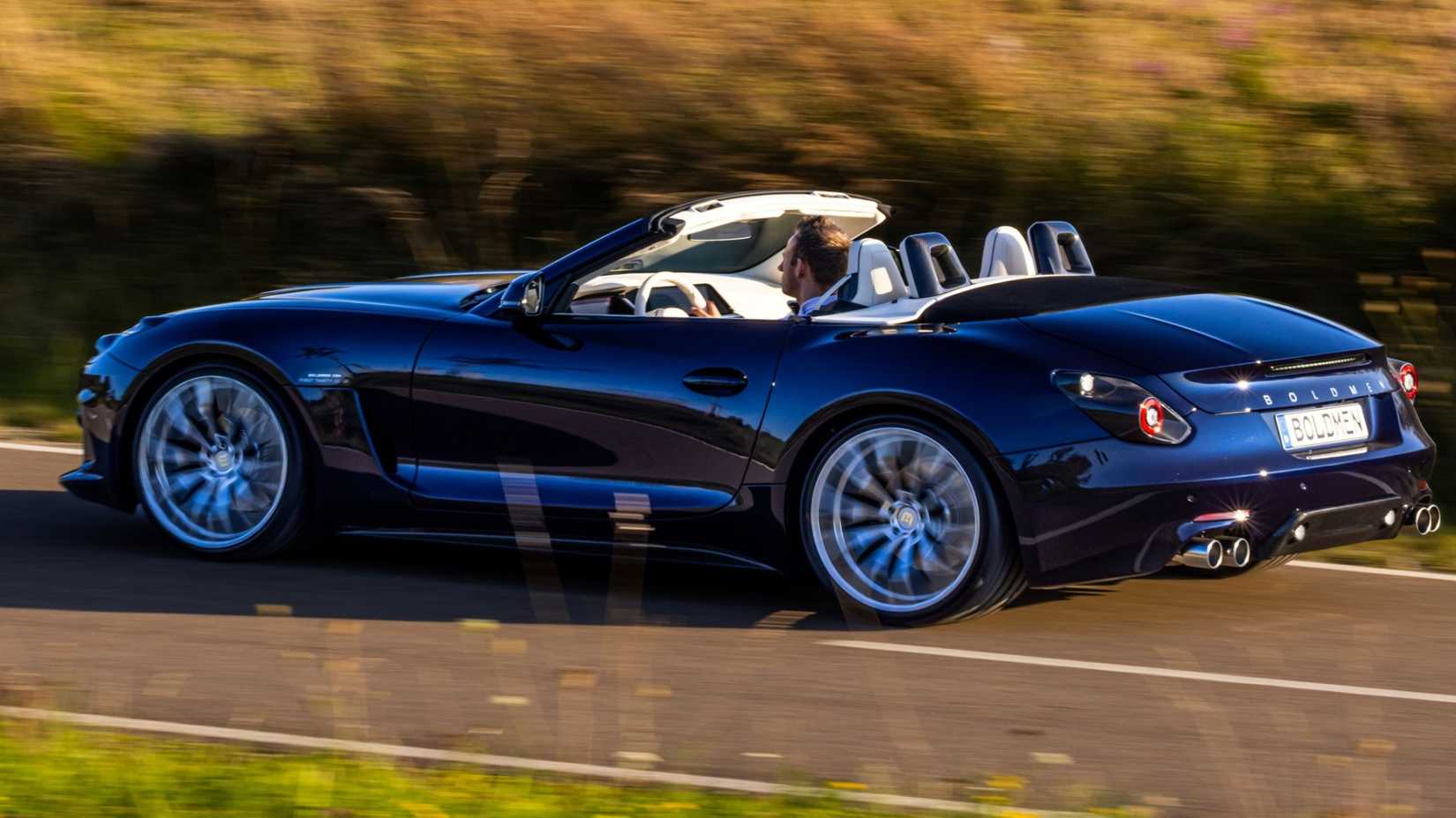 Boldmen CR4 accelerating rear third quarter view