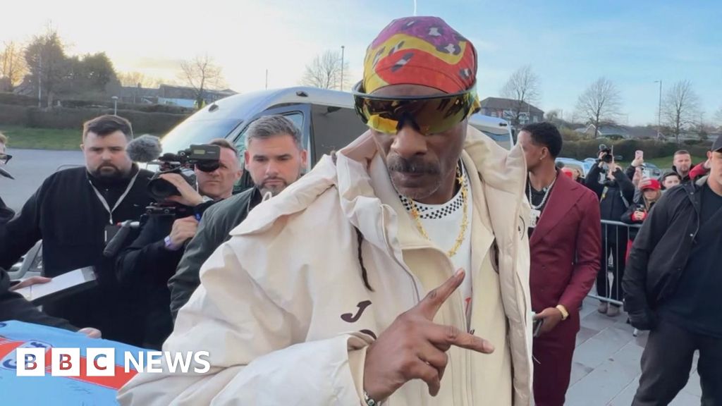 'Snoop Dogg performed private gig in our canteen' - BBC
