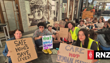 Aucklanders protest government's move-on orders for rough sleepers