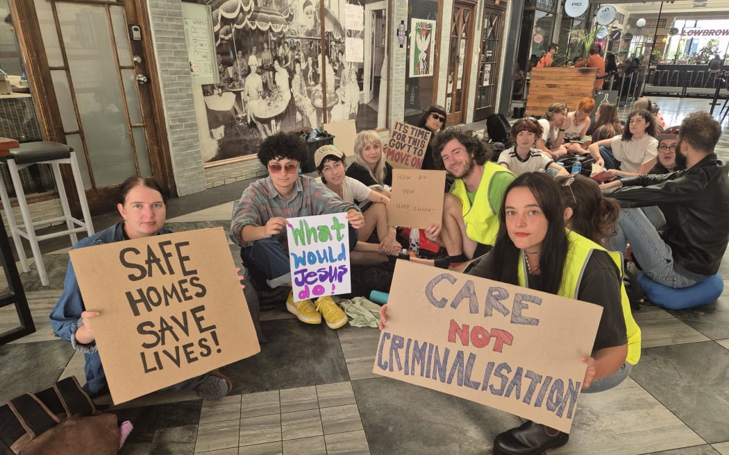 People living and working in Auckland's central city are making their opposition to forcing out homeless people known.