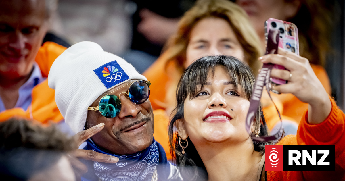 Swansea roll out the red carpet for their new co-owner Snoop Dogg