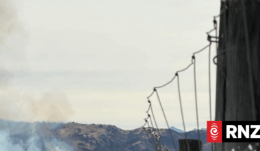 Homes evacuated in Central Otago after fire threatens properties