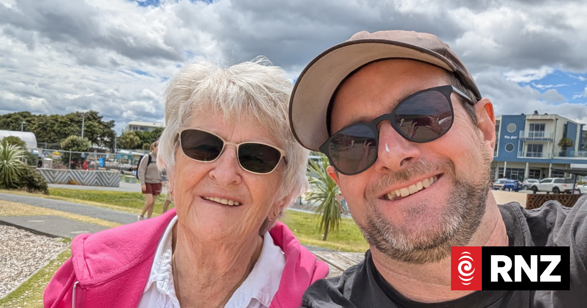 'Absolute shambles': Dual nationals on UK border change