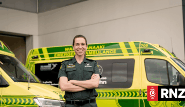 Only a quarter of cardiac arrest patients survive the trip to hospital - report