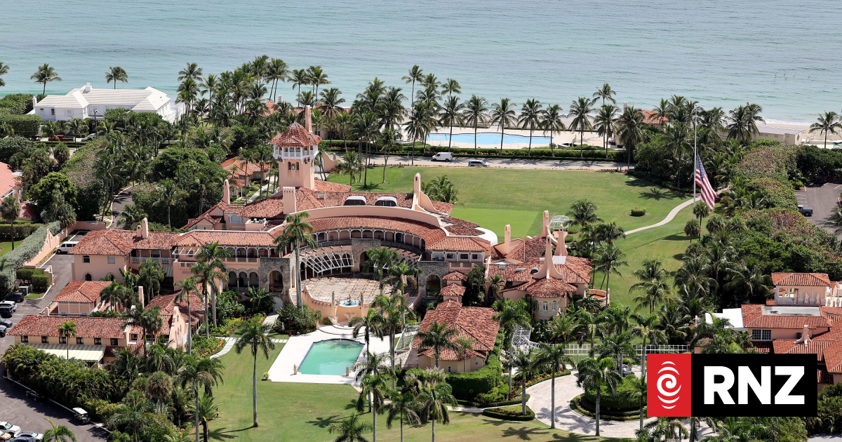 Armed man shot and killed entering perimeter at Trump's Florida home Mar-a-Lago