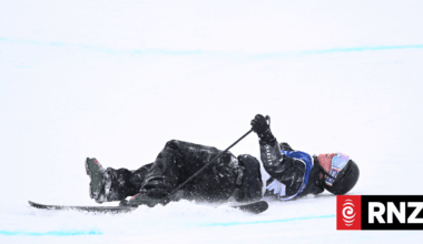 Broken collarbone for Kiwi free skier Fin Melville Ives