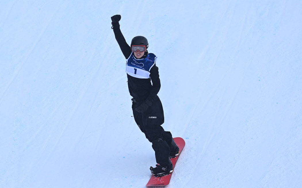 New Zealand's Zoi Sadowski Synnott reacts in the snowboard women's slopestyle final run 3 during the Milano Cortina 2026 Winter Olympic Games at Livigno Snow Park, in Livigno (Valtellina), on February 18, 2026.