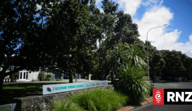 Police sent to Auckland school after 'threats towards students'