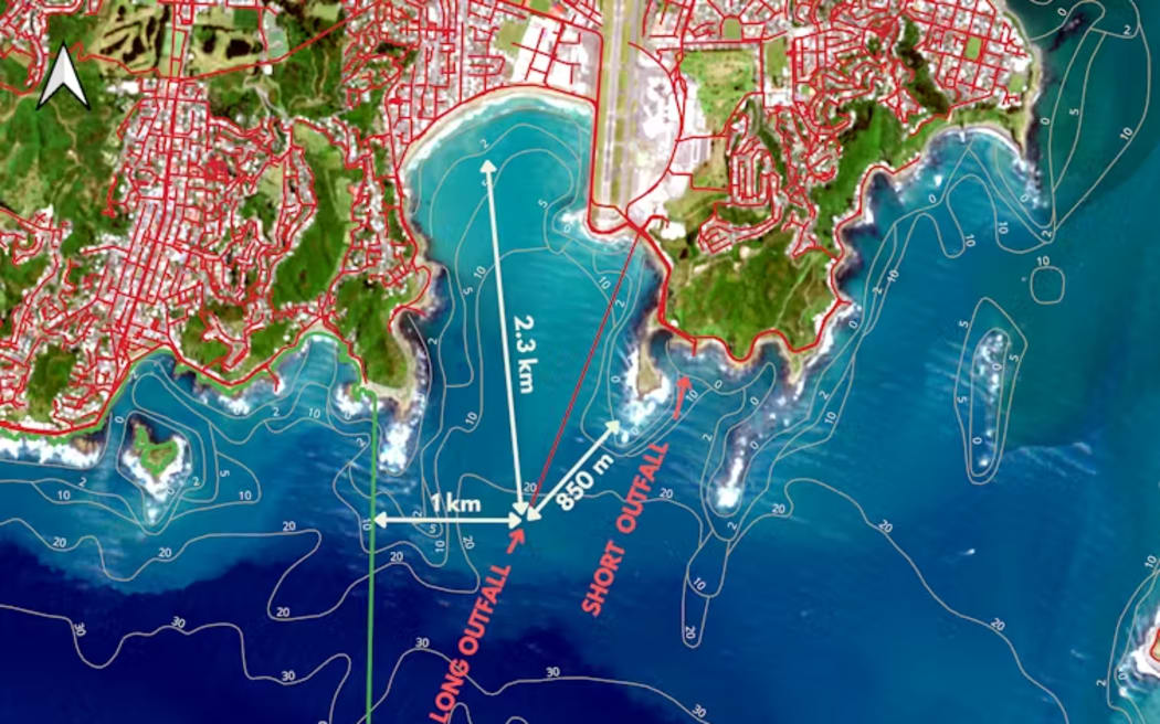 This map shows the Moa Point sewage spill along Wellington’s south coast. The pipeline network is shown in red, including the 5-metre and 1.8-kilometre long outfall pipes discharging to the ocean.
