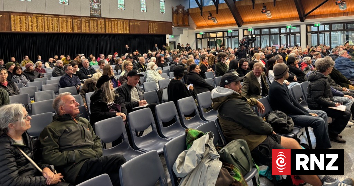 Tempers flare as officials front for packed Moa Point public meeting
